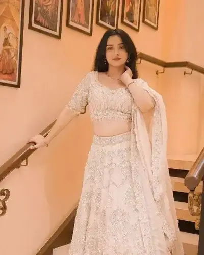 Escort Chalisgaon